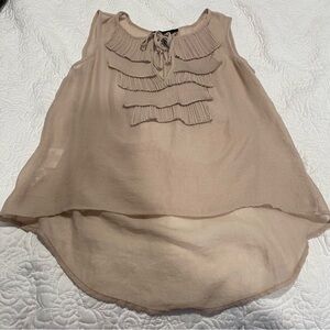 Ruffle Sleeveless Keyhole Top